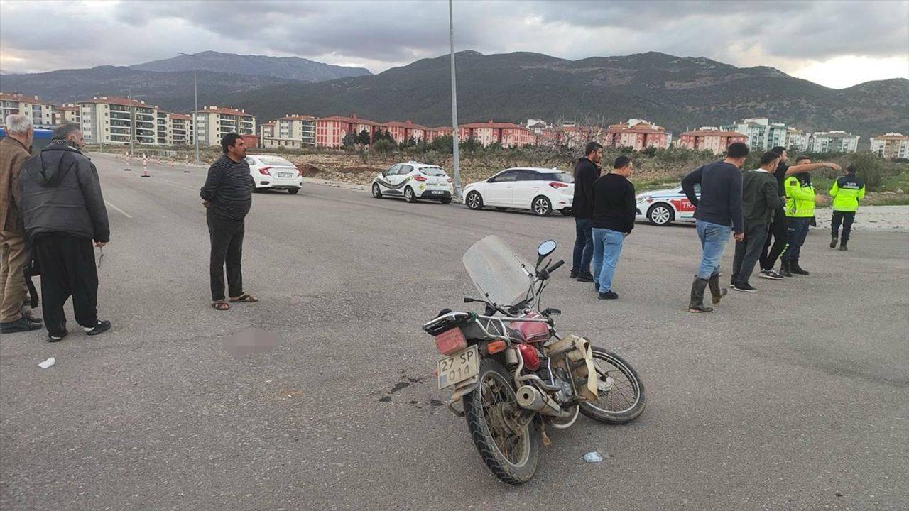 Gaziantep'te trafik kazası: Arabayla motosiklet çarpıştı, 1 ölü