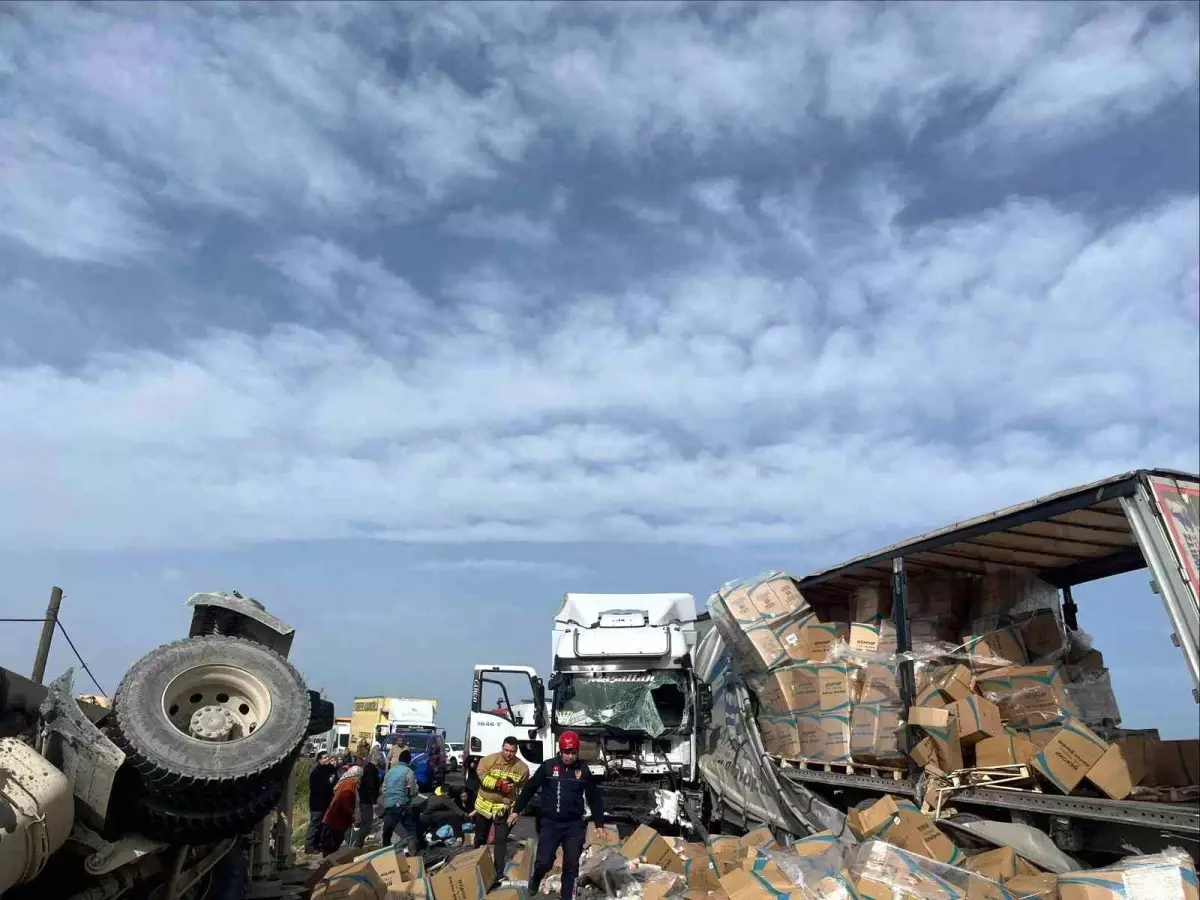 Manisa'da Trafik Kazası: 5 Yaralı