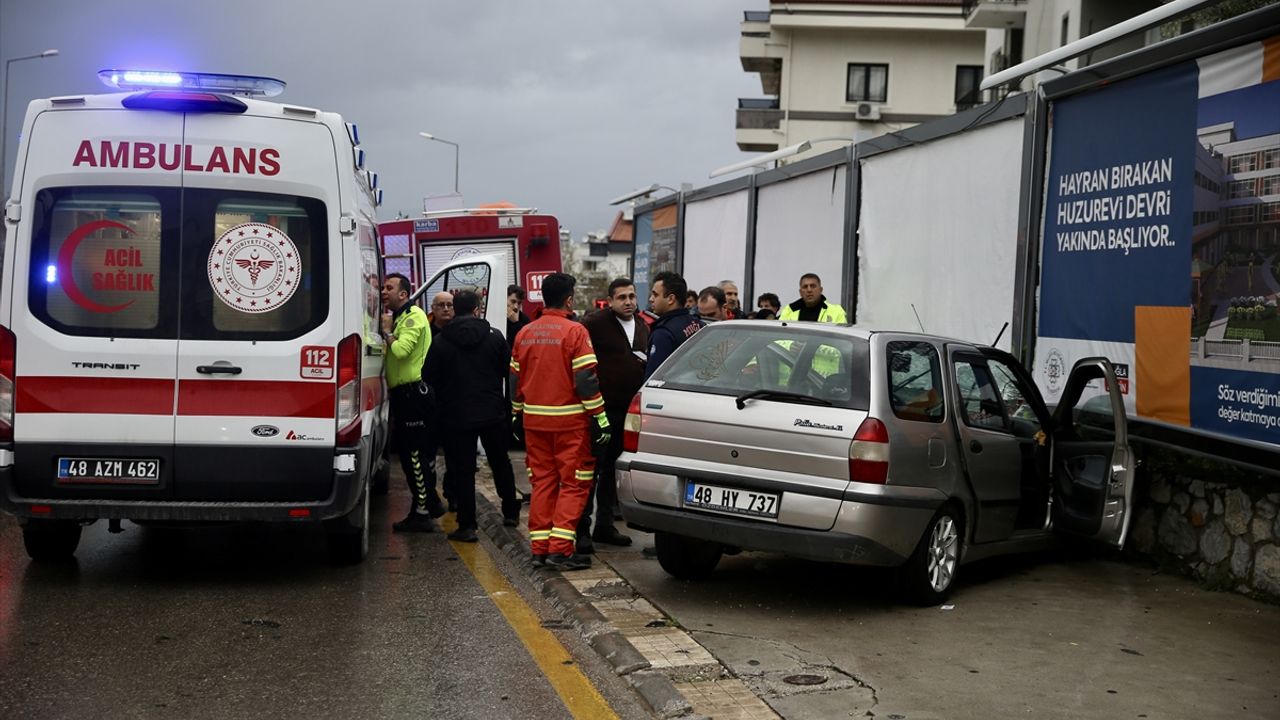 SON DAKİKA: Fethiye'de aracın duvara çarptığı trafik kazasında 1 ölü, 2 yaralı