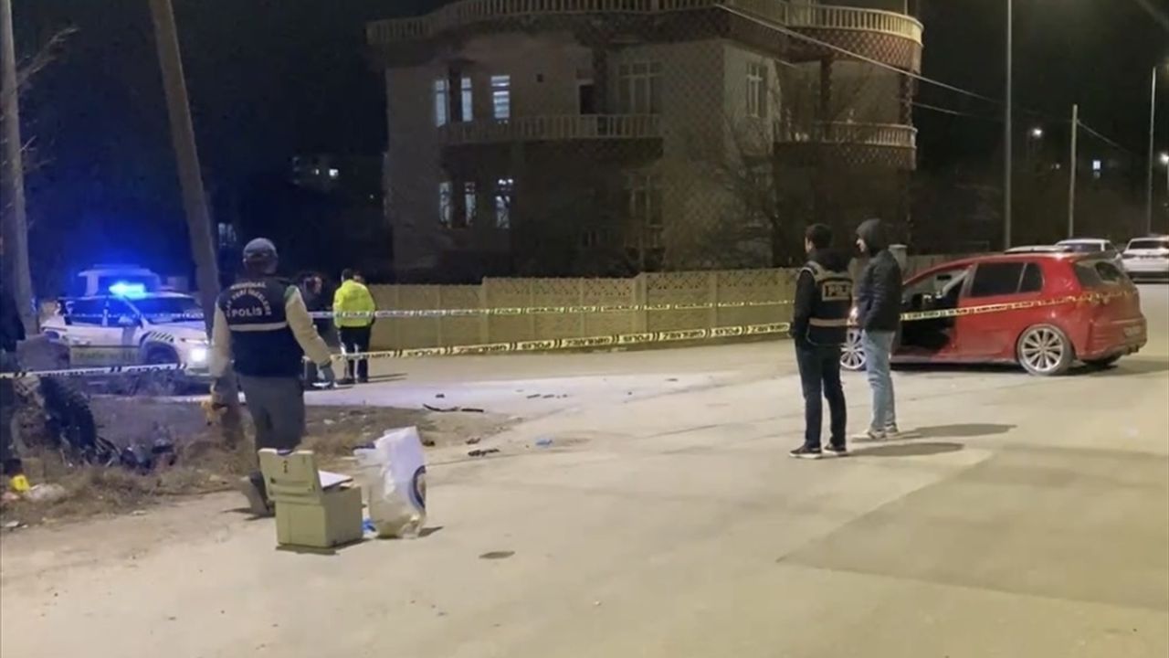 Yozgat'ta feci trafik kazası: Arabayla motosiklet çarpıştı, 1 ölü 2 yaralı