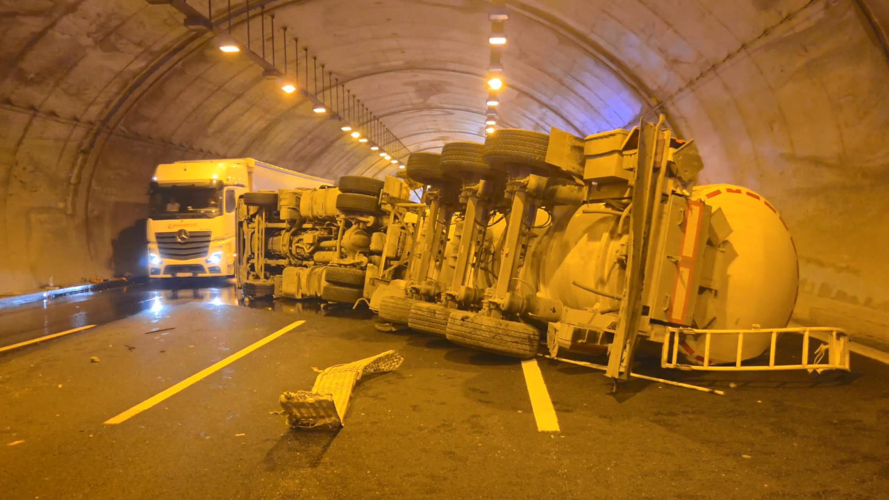 İstanbul Çatalca'da tünelde tanker kazası: Çok sayıda ekip sevk edildi