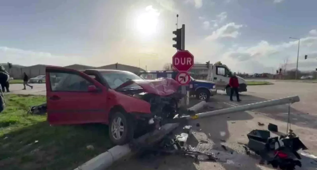 Amasya'da Trafik Kazası: 2 Yaralı