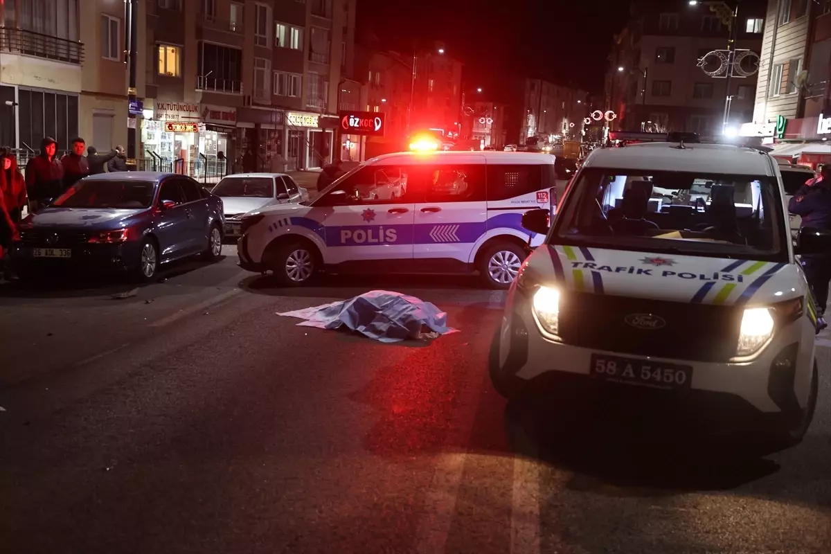 Sivas'ta Trafik Kazası: Kaynana ve Gelin Hayatını Kaybetti