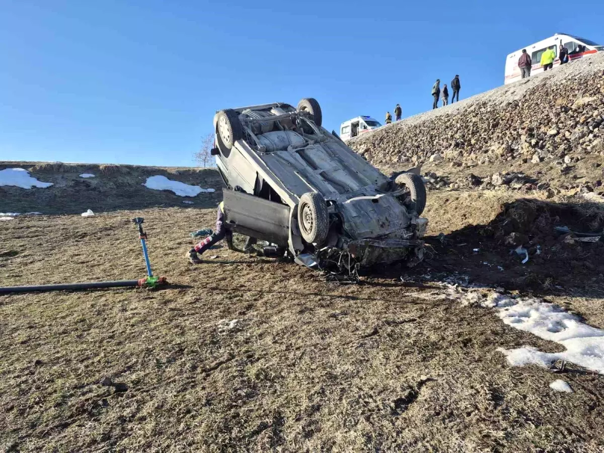 Erciş'te Trafik Kazası: 3 Yaralı