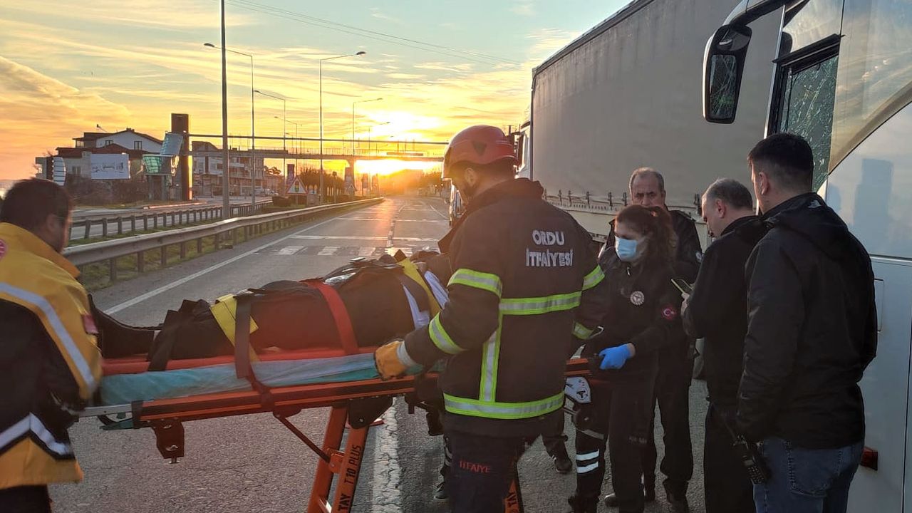 Ordu'da tırla otobüsün çarpıştığı trafik kazasında 4 yaralı