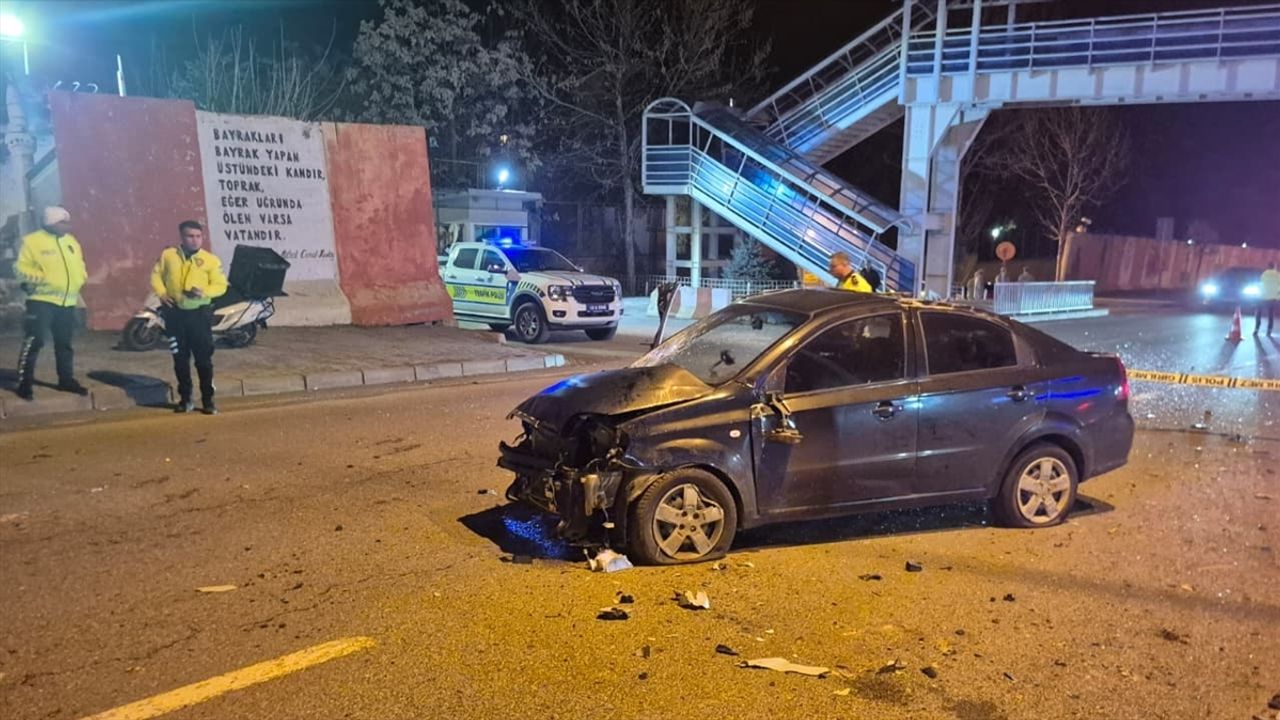 Bingöl'de aracın takla attığı trafik kazasında 1'i ağır 2 yaralı