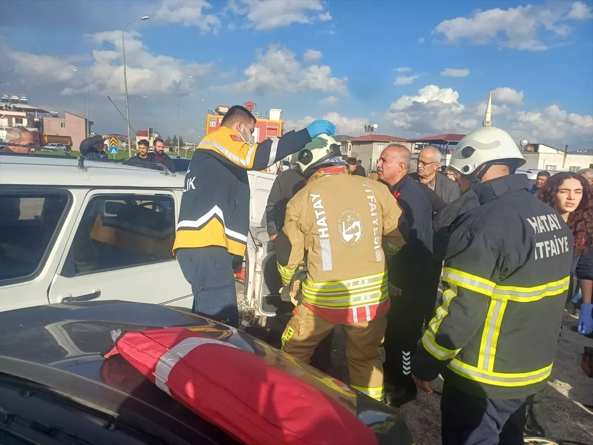 Hatay'da Trafik Kazası: 4 Yaralı