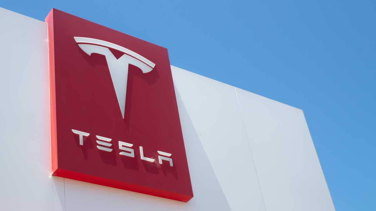 Tesla Ölümlü Otopilot Kazası için 243 Milyon Dolar Ödeyecek!