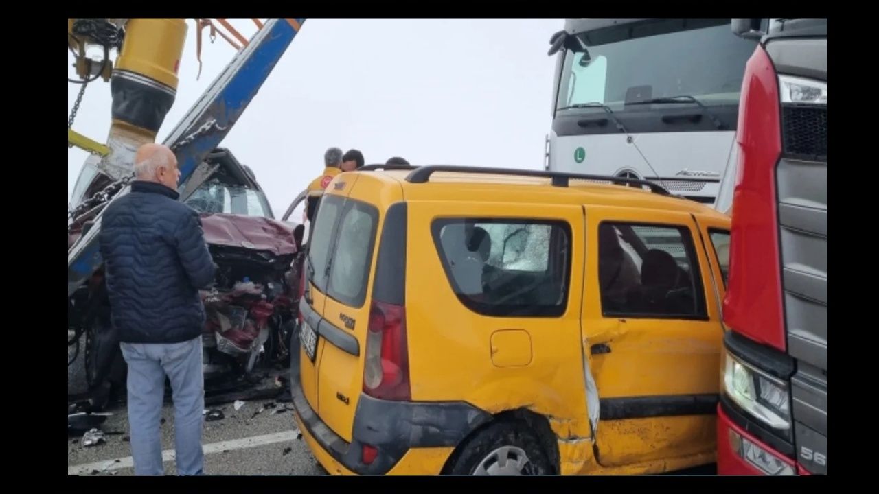 Erzurum’da zincirleme kaza: 8 kişi ağır yaralandı