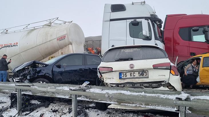 SON DAKİKA: Erzurum'da sis nedeniyle zincirleme kaza! Çok sayıda yaralı var