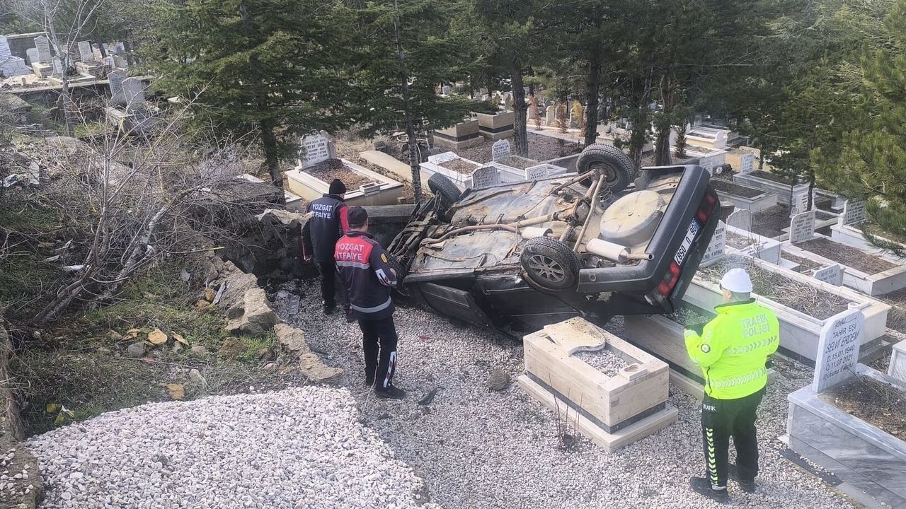 Yozgat'ta arabanın devrildiği trafik kazasında 2 yaralı