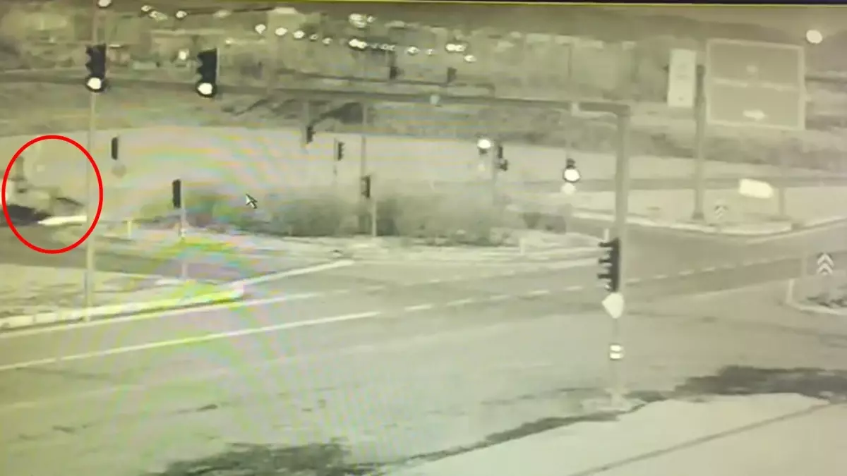 Bingöl'de Trafik Kazası: Sürücü Yaralandı