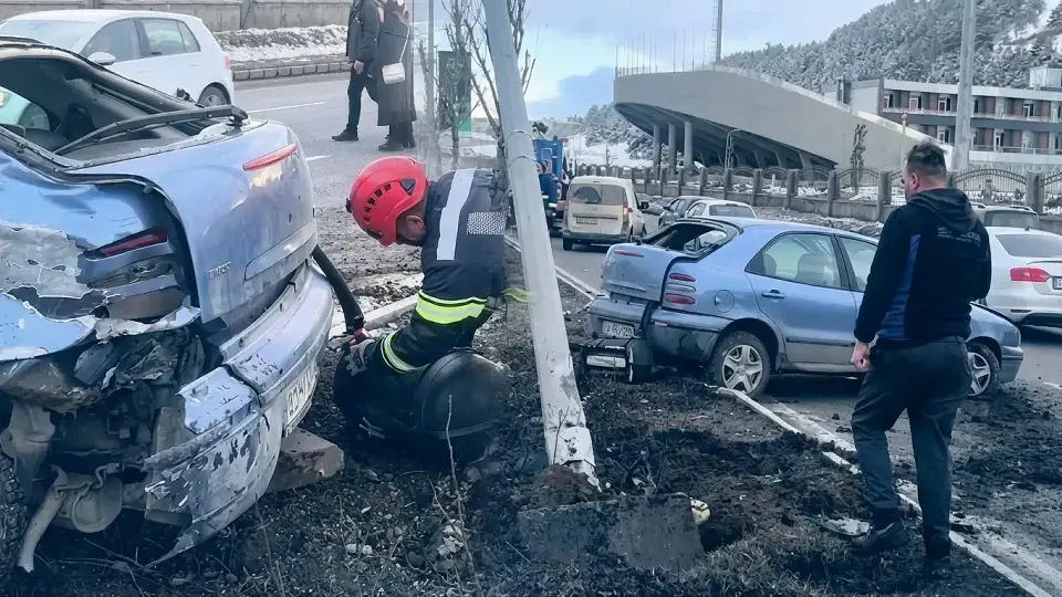 Erzurum'da Kaza: Otomobilden Kopan LPG Tankı Panik Oluşturdu