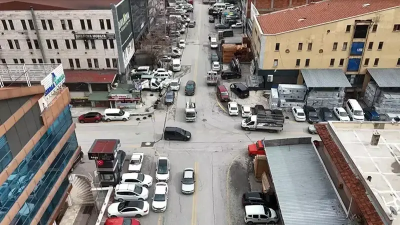 2 yılda 20 kazanın meydana geldiği kavşak için önlem talebi