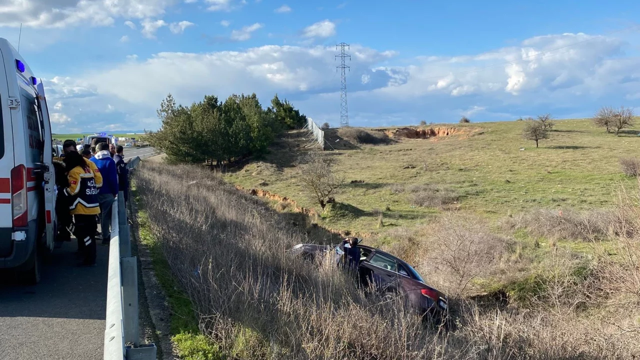 İpsala'da trafik kazası: 1'i çocuk 3 yaralı