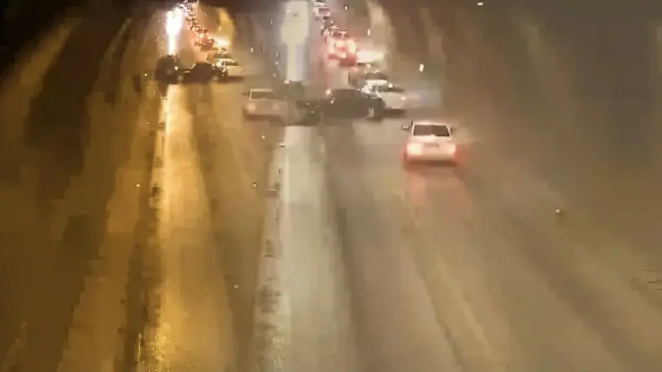 Amasya Ferhat Tüneli’nde kafa kafaya çarpışma kamerada