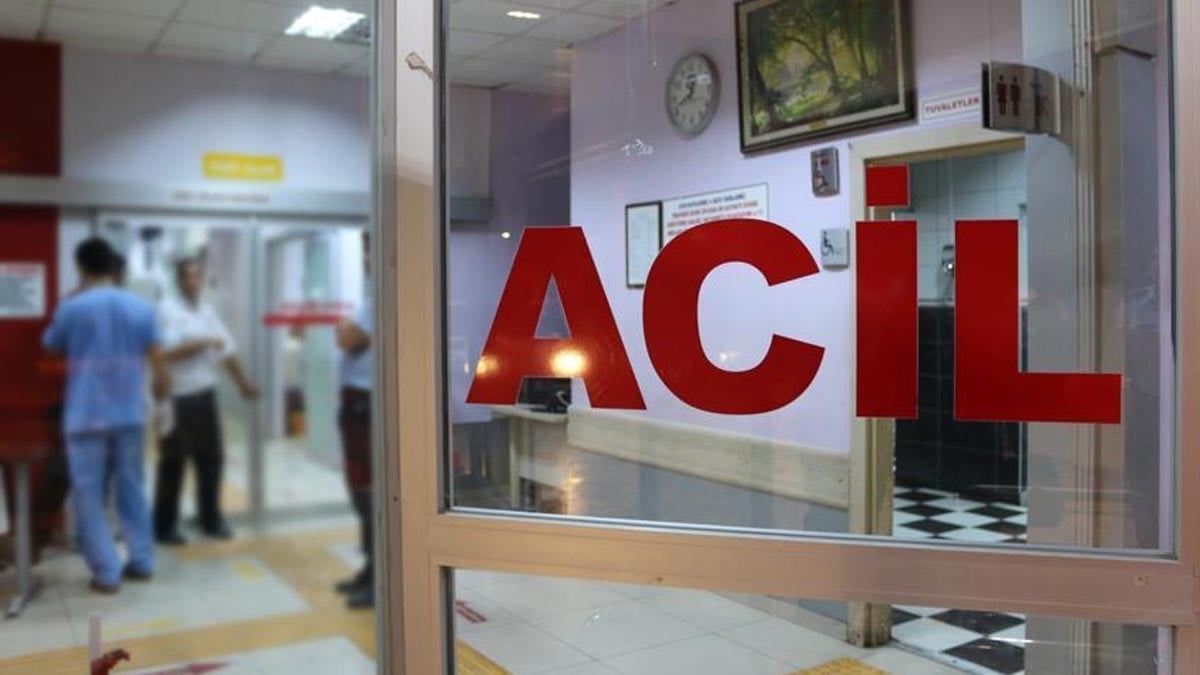 Antalya'da trafik kazası: İki sürücü hastanelik oldu