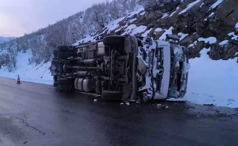 Uludere'de trafik kazası: 2 yaralı
