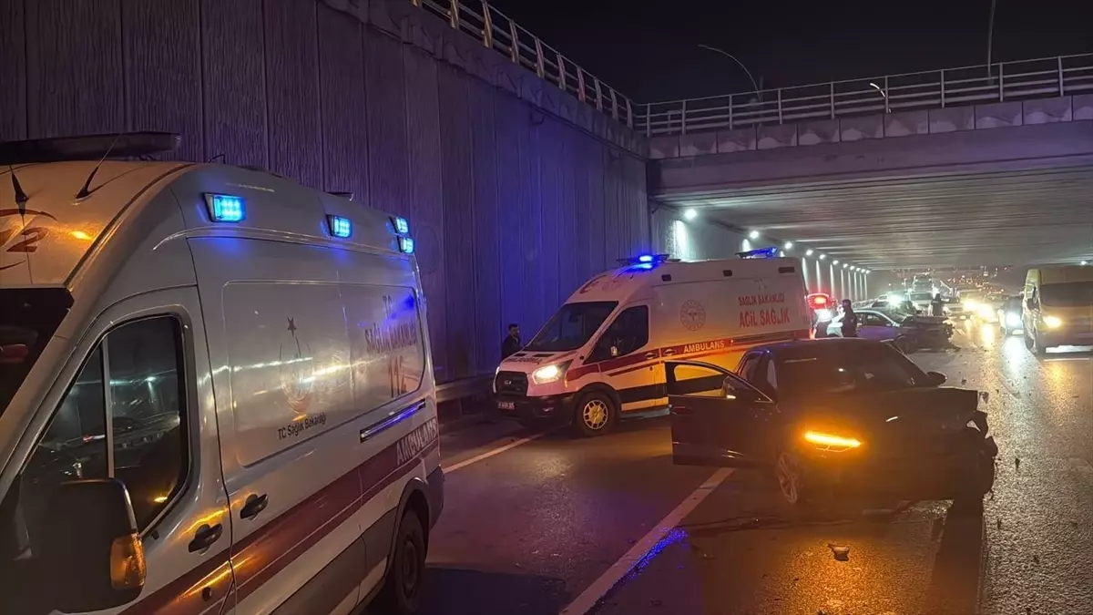 Gebze'de Zincirleme Trafik Kazası: 5 Yaralı