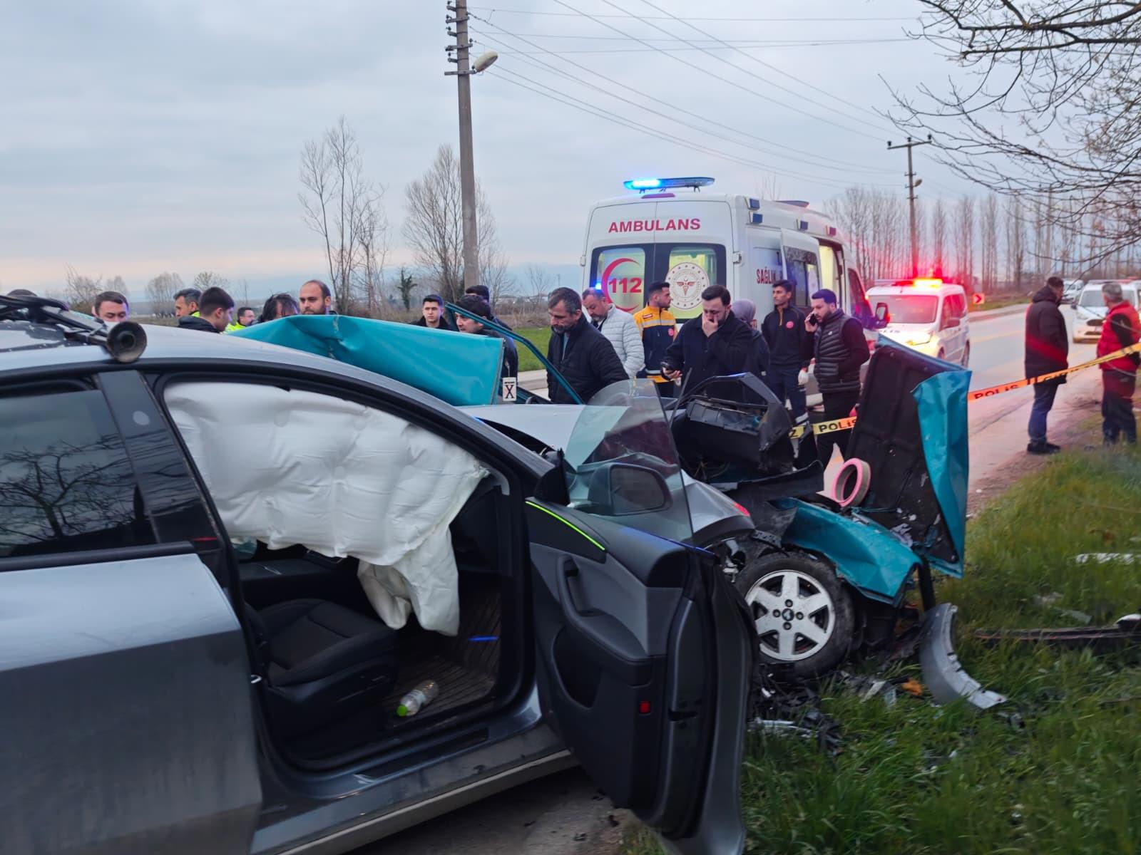 Sakarya'da iftar vakti feci kaza. Otomobile ok gibi saplandı, 1 ölü