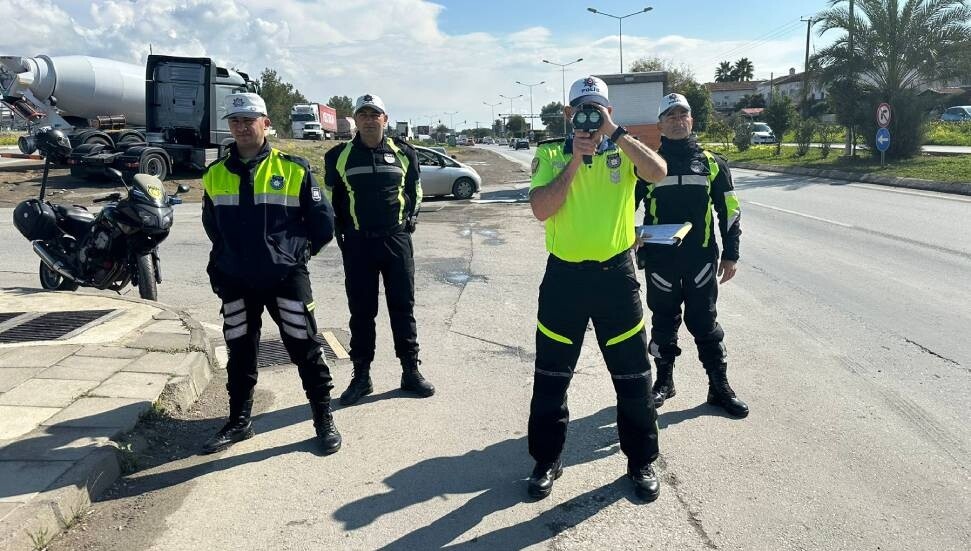 Haftalık trafik raporu: 71 trafik kazası gerçekleşirken, 2 bin 922 sürücü rapor edildi