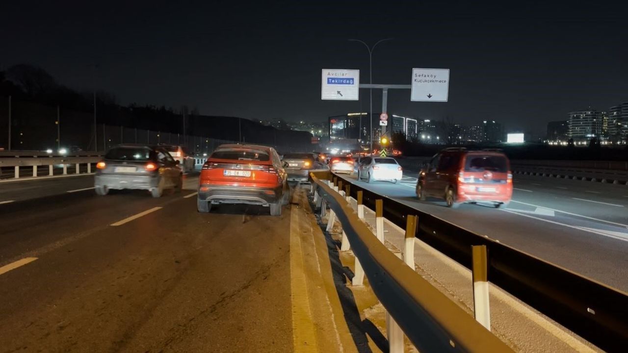 Küçükçekmece'de zincirleme trafik kazası: 1 yaralı