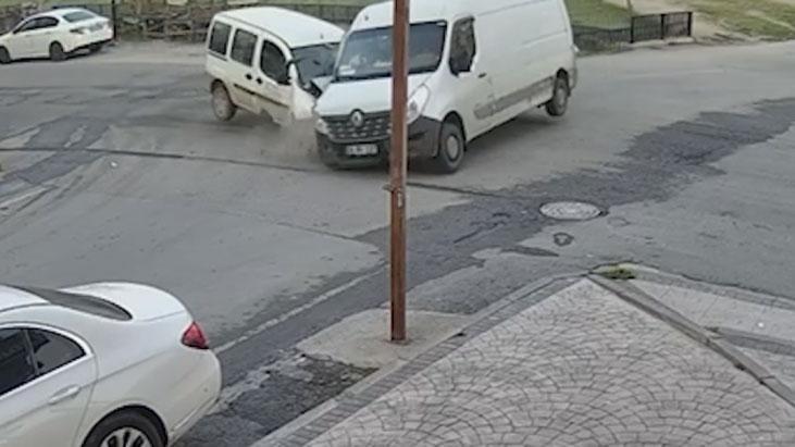 Aşırı sürat ve dikkatsizliğin sonu kötü bitti! Kaza anı...
