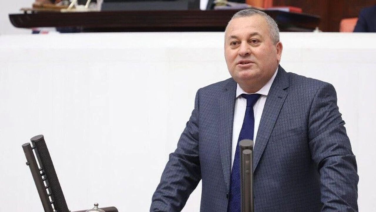CHP'li Cemal Enginyurt trafik kazası geçirdi
