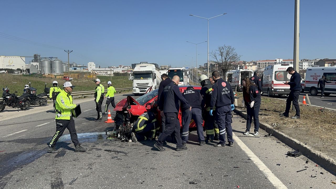Tekirdağ Süleymanpaşa'da zincirleme trafik kazası: 5 yaralı