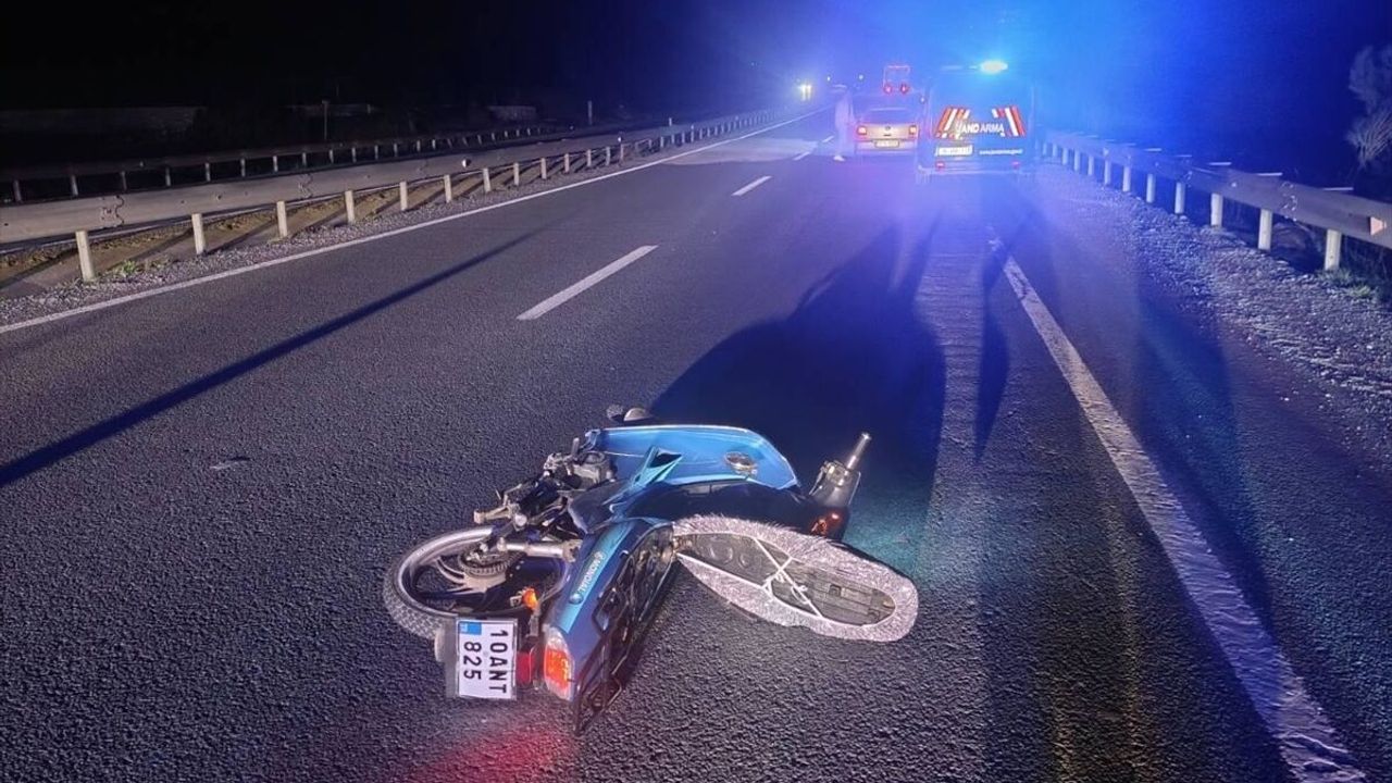 Balıkesir'de trafik kazası: İvrindi'de 15 yaşındaki motosiklet sürücüsü hayatını kaybetti
