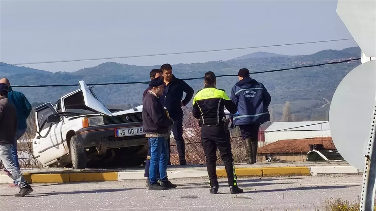 Sındırgı'da trafik kazası: 1 ölü, 2 yaralı