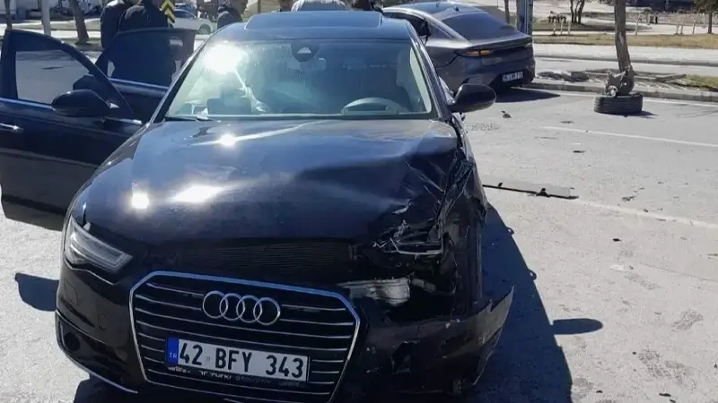 Konya'da iki otomobil çarpıştı: İki kişi yaralandı
