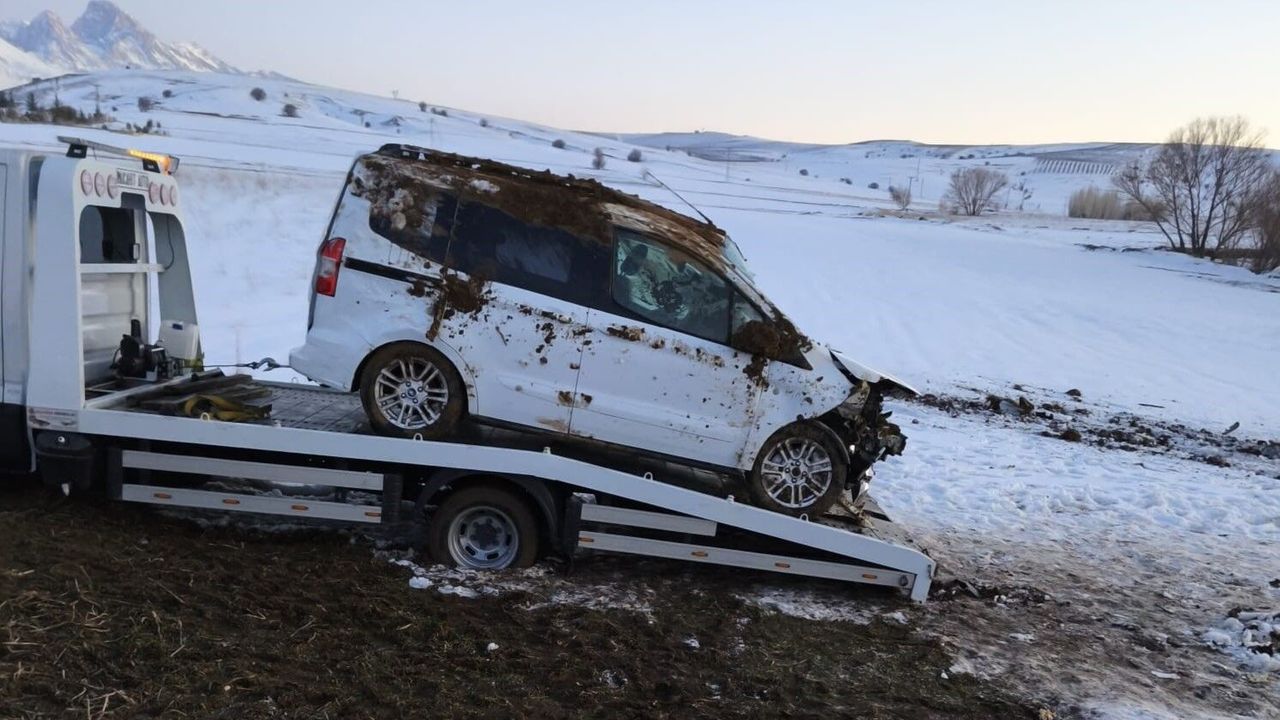Trafik Kazası :Araç takla attı, 4 yaralı!