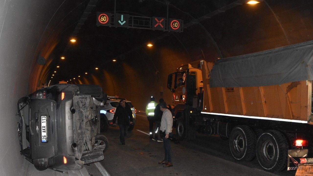 8 Ağustos Tüneli’nde Kaza: 2 Yaralı