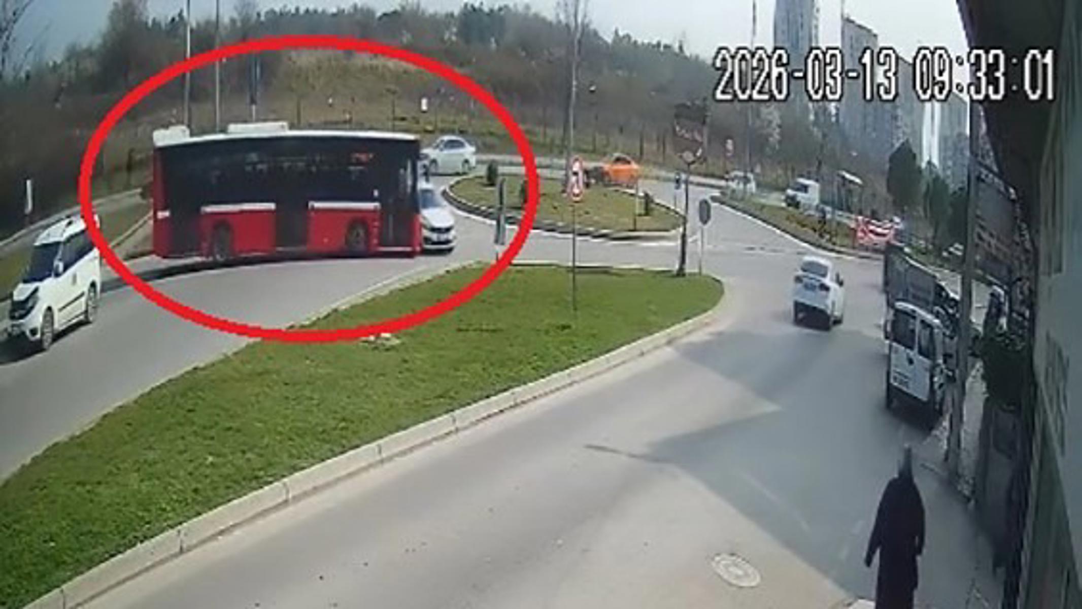 Kavşakta korkutan kaza