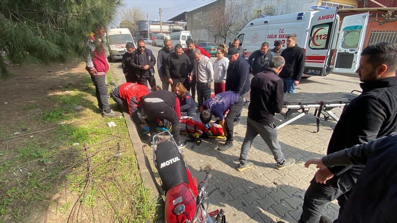 İki motosiklet çarpıştı: 3 kişi hastanelik!