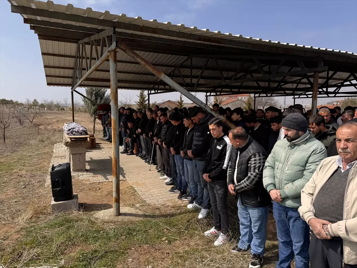 Aksaray'da Trafik Kazası: 2 Kuzen Hayatını Kaybetti