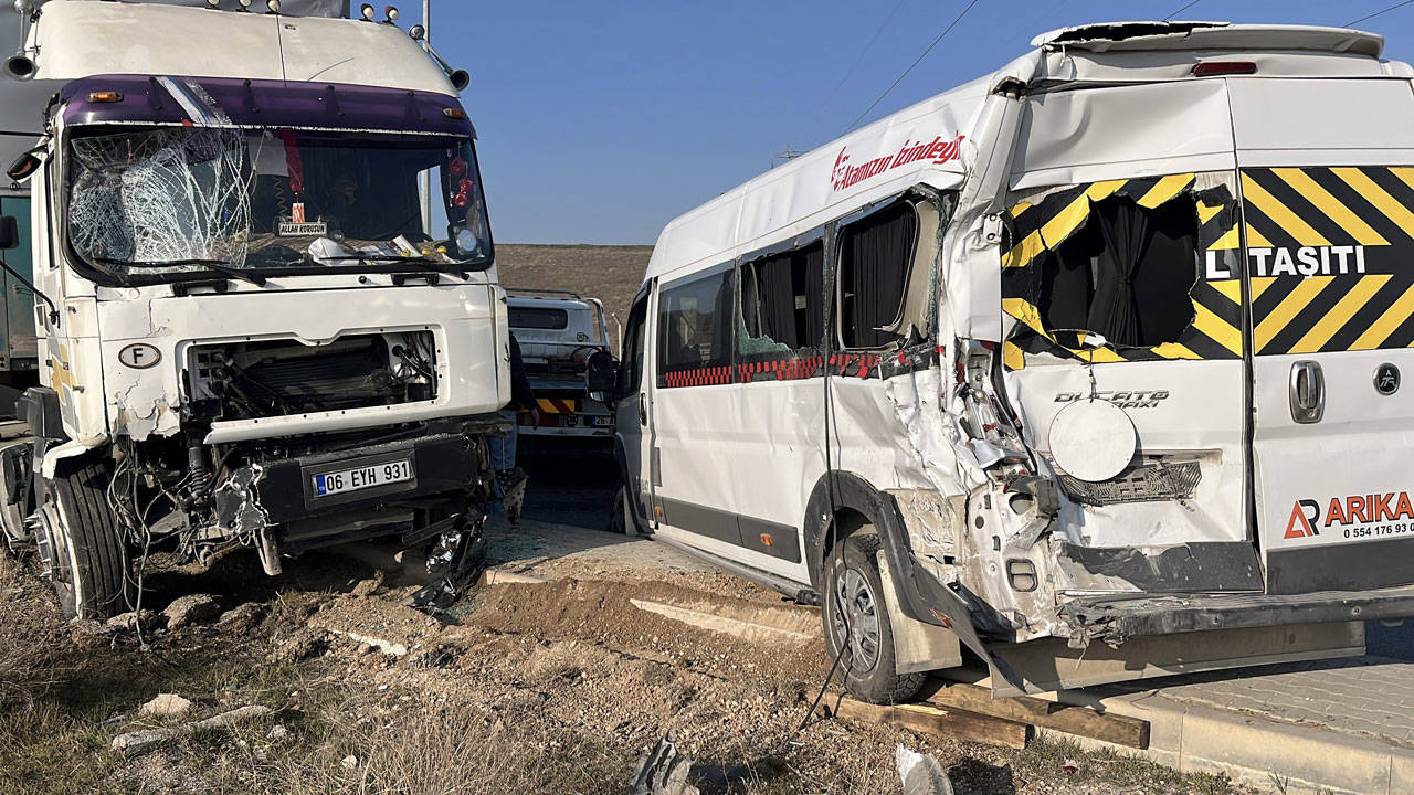 Eskişehir'de zincirleme kaza: 5 araç birbirine girdi