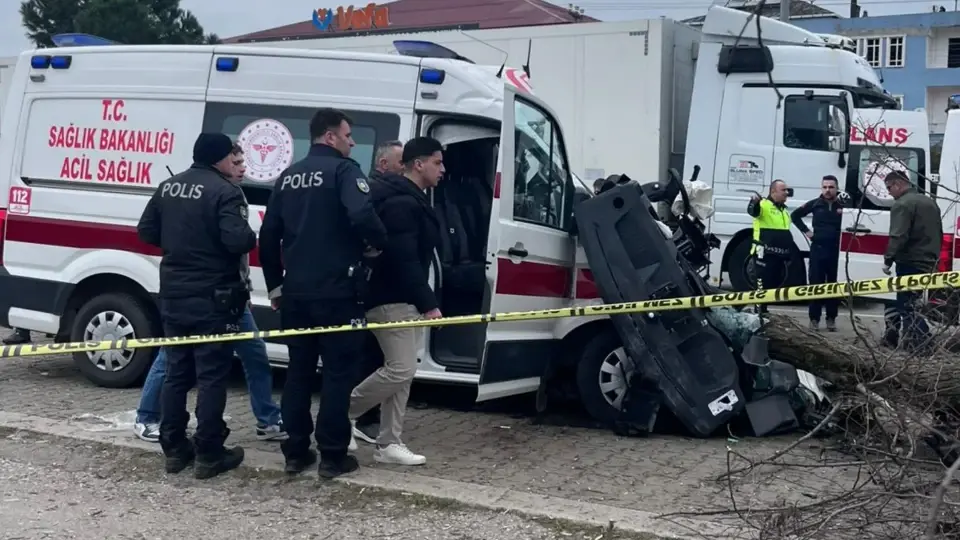 Samsun’da ambulans ile kamyon çarpıştı: Bir ölü, üç yaralı | YEREL HABERLER