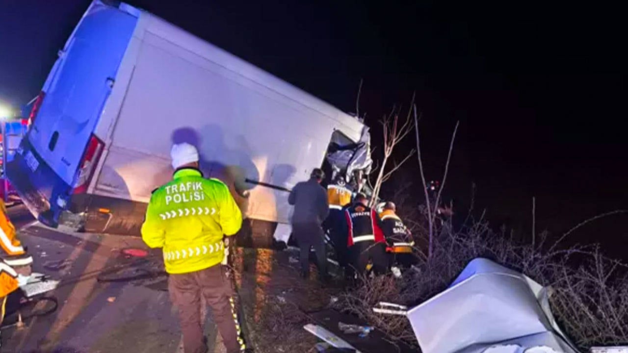 Edirne'de trafik kazası: 2 kişi hayatını kaybetti, 1 çocuk yaralandı