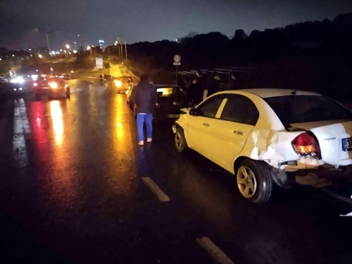 Maltepe'de Zincirleme Trafik Kazası
