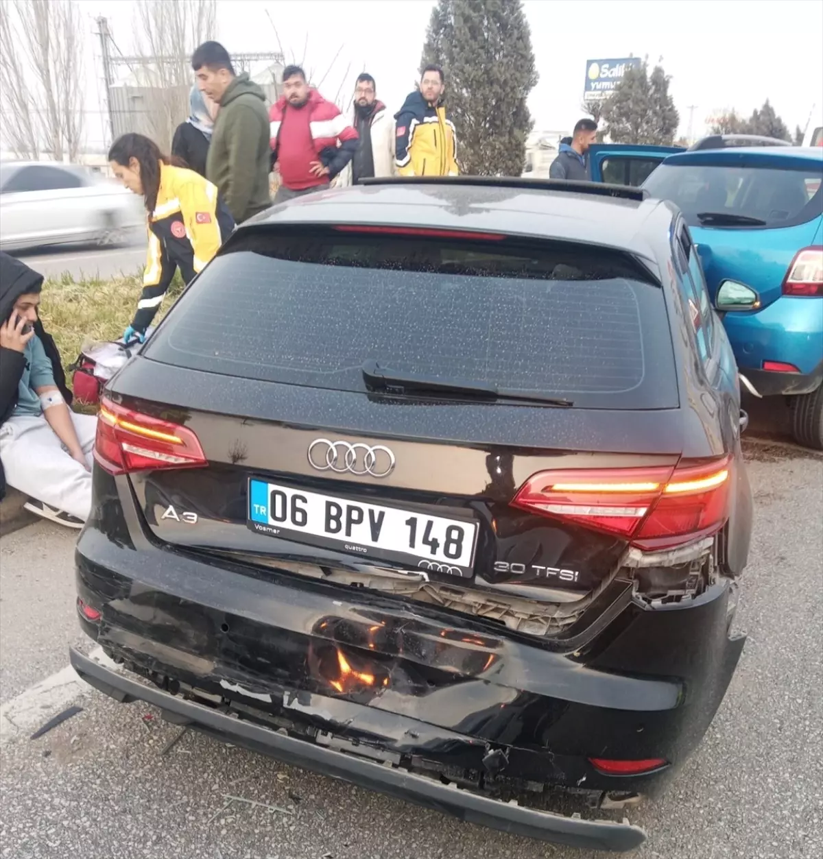 Salihli'de Zincirleme Trafik Kazası: 7 Yaralı