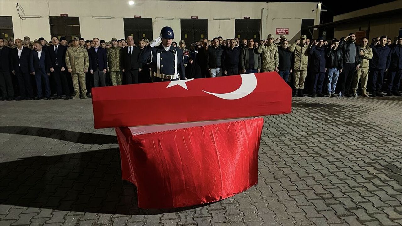 Şanlıurfa'da trafik kazasında hayatını kaybeden uzman çavuşun cenazesi memleketine uğurlandı
