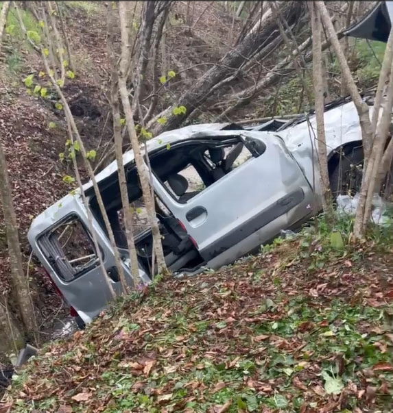 Ünye’de bayram yolunda kaza; 1’i ağır 4 yaralı…