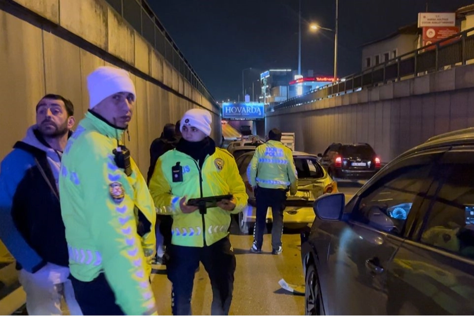 Zincirleme trafik kazası sonrası kavga çıktı