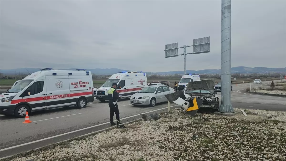 Çorum'da Trafik Kazası: 6 Yaralı