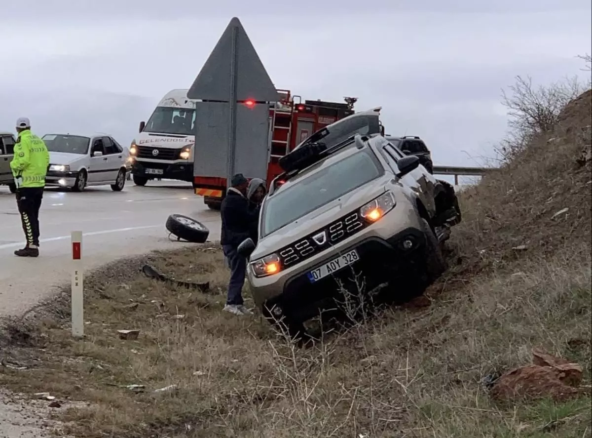 Eğirdir'de Trafik Kazası: 8 Yaralı