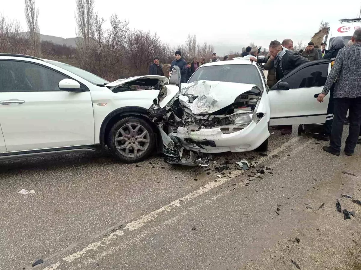 Elazığ'da Trafik Kazası: 9 Yaralı