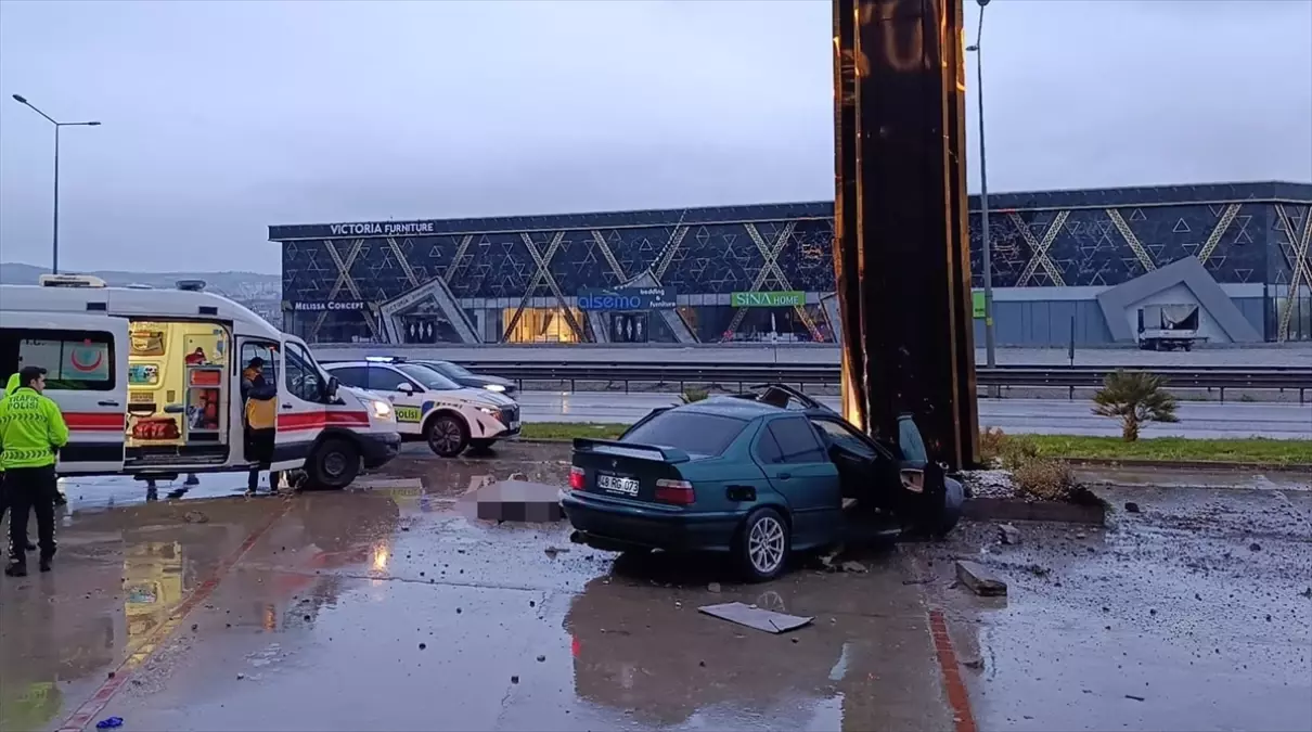 İnegöl'de Trafik Kazası: 1 Ölü, 2 Yaralı