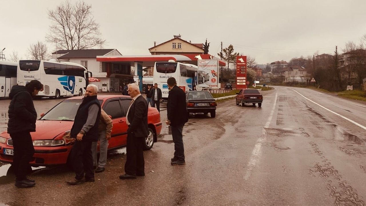 Kozcağız Yolunda Hatalı Sollama Kazaya Neden Oldu